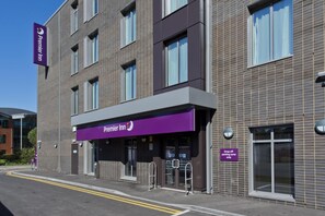Exterior - Premier Inn Sevenoaks (Sevenoaks)
