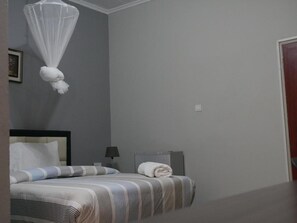 Chambre Double Exécutive | Bureau, espace de travail pour ordinateur portable