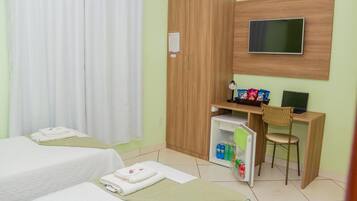 Frigobar, Wi-Fi de cortesia, roupa de cama