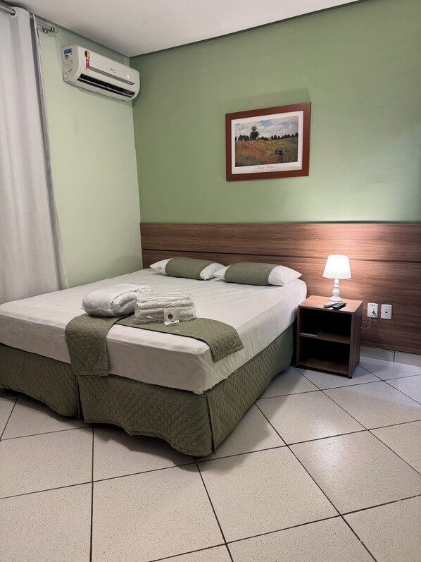 Habitación doble | Minibar, wifi gratis y ropa de cama 