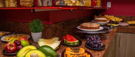 Free daily continental breakfast