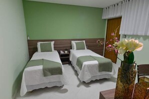 Phòng 2 giường đơn Tiêu chuẩn | Minibar, truy cập Internet không dây miễn phí, bộ trải giường 