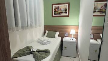 Phòng đơn Tiêu chuẩn | Minibar, truy cập Internet không dây miễn phí, bộ trải giường