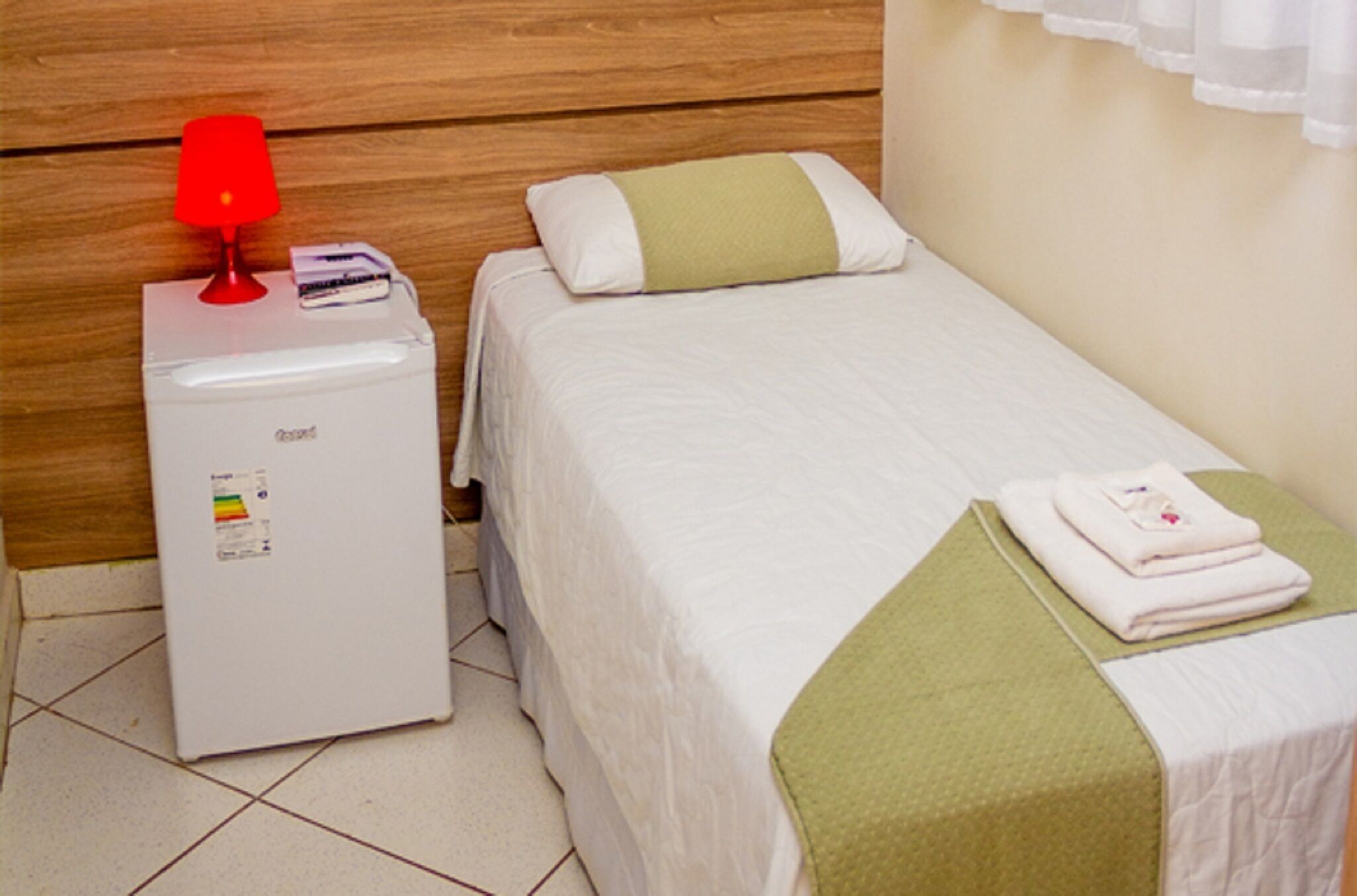 Minibar, wifi gratis y ropa de cama 