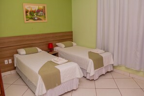 Minibar, wifi gratis y ropa de cama 