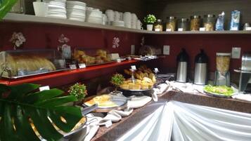 Bao gồm bữa sáng kiểu Âu hàng ngày