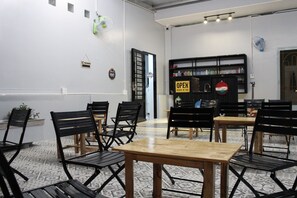 Desayuno de cocina local todos los días (con cargo) 