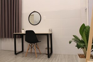 Schallisolierte Zimmer, kostenloses WLAN, Bettwäsche