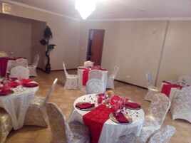 Breakfast, lunch, dinner served; local and international cuisine 