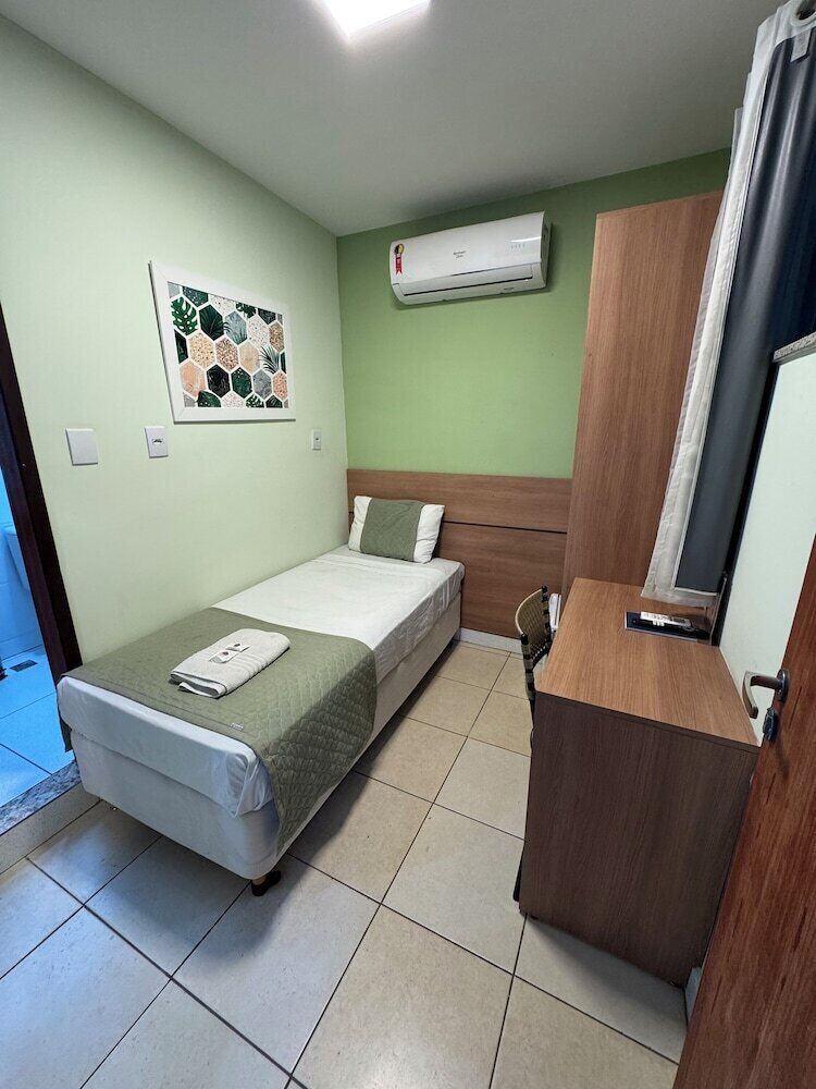Minibar, wifi gratis y ropa de cama 