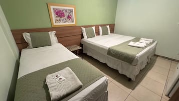 Triple Room | Minibar, free WiFi, bed sheets