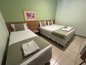 Triple Room | Minibar, free WiFi, bed sheets - Domus Hotel Veneza - Ipatinga (Ipatinga)