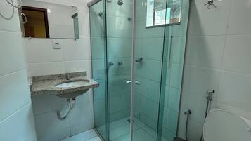 Shower, towels
