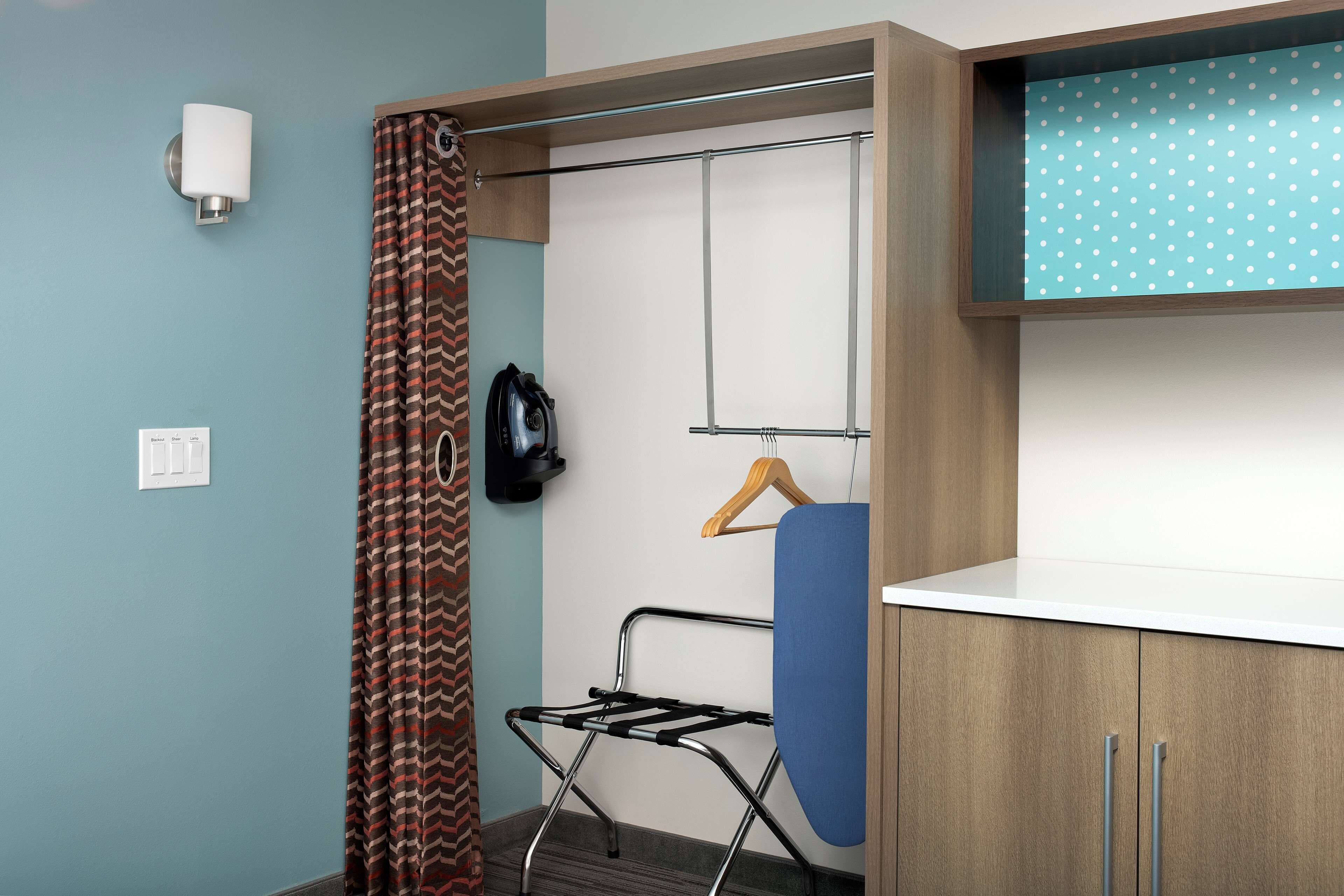 1 bedroom, desk, laptop workspace, free wifi