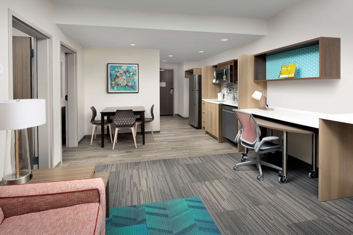 Suite, 1 Bedroom, Non Smoking | Living area