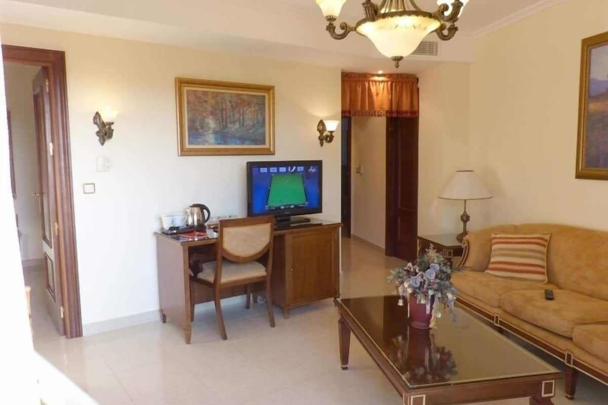 family suite | 1 bedroom, minibar, desk, blackout curtains