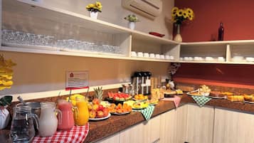 Desayuno bufé gratuito y diario