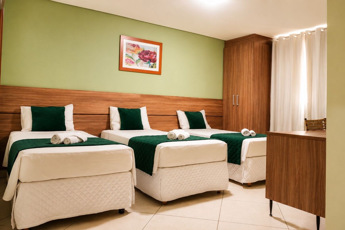 Economy Triple Room | Desk, WiFi (free), bed sheets