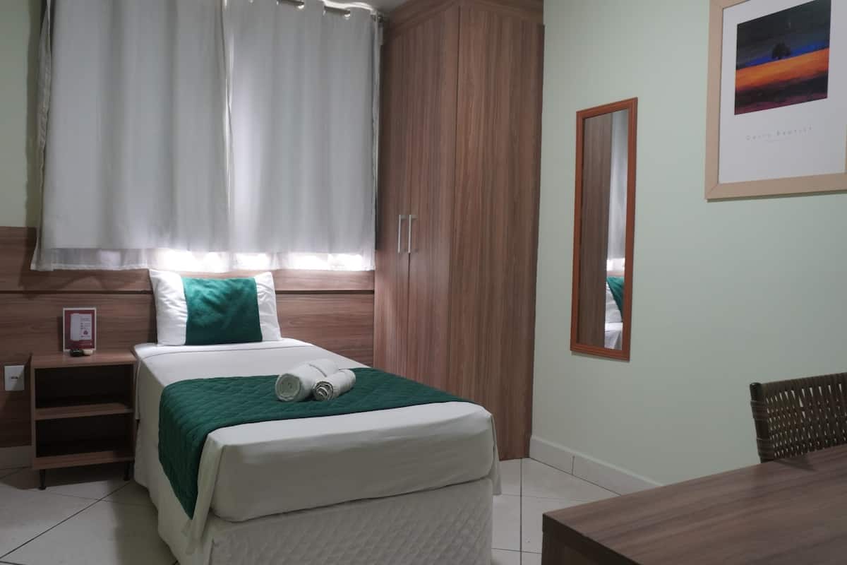 Standard Single Room | Desk, WiFi (free), bed sheets