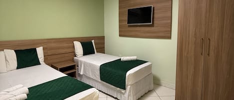 Standard Triple Room | Desk, free WiFi, bed sheets