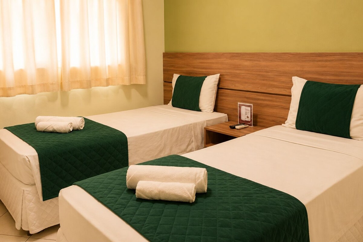 Standard Twin Room | Desk, WiFi (free), bed sheets