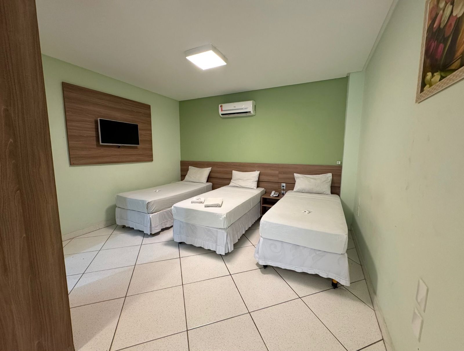 Economy Triple Room | Desk, free WiFi, bed sheets