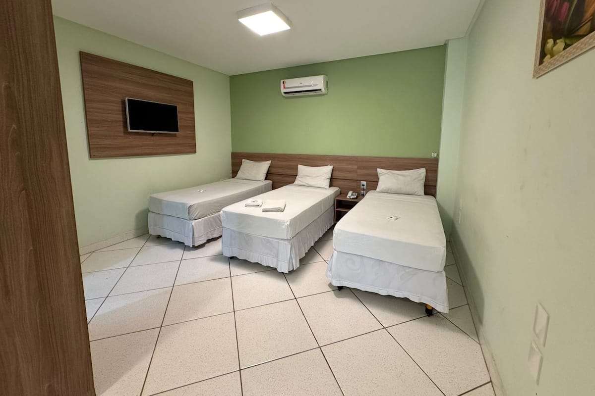 Economy Triple Room | Desk, free WiFi, bed sheets