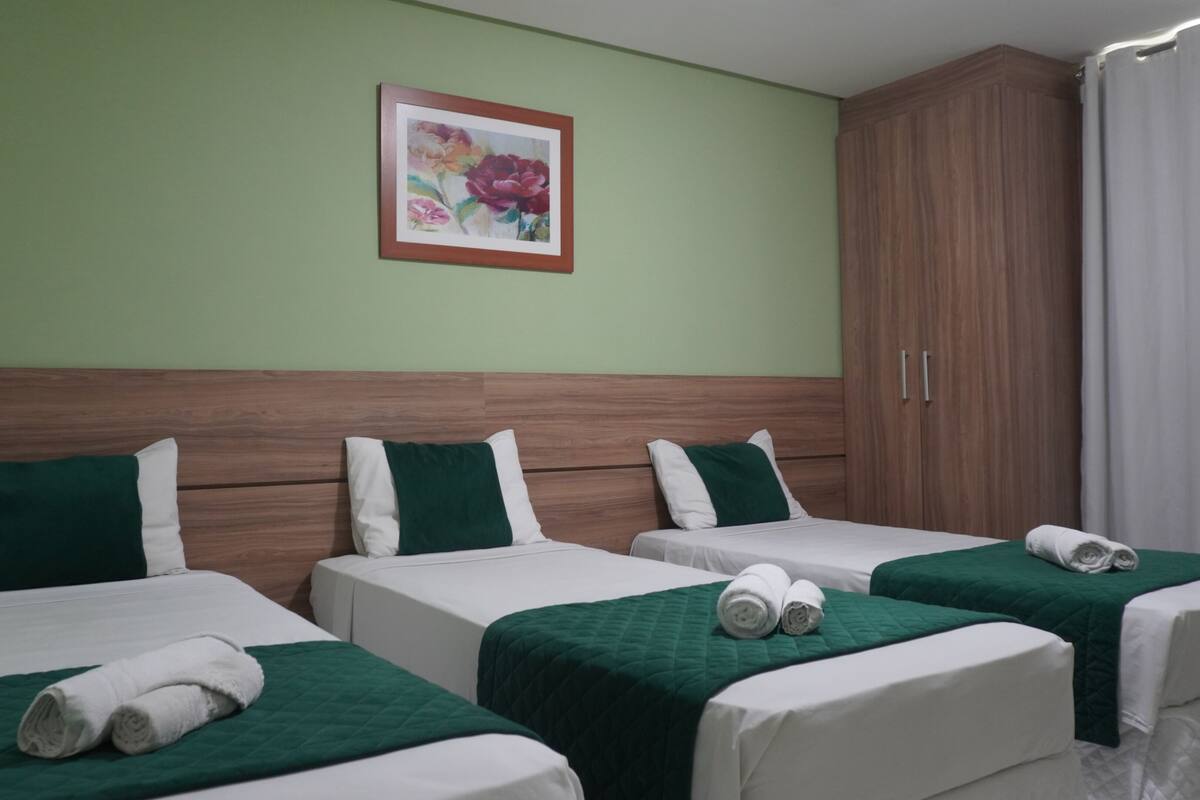 Economy Triple Room | Desk, WiFi (free), bed sheets