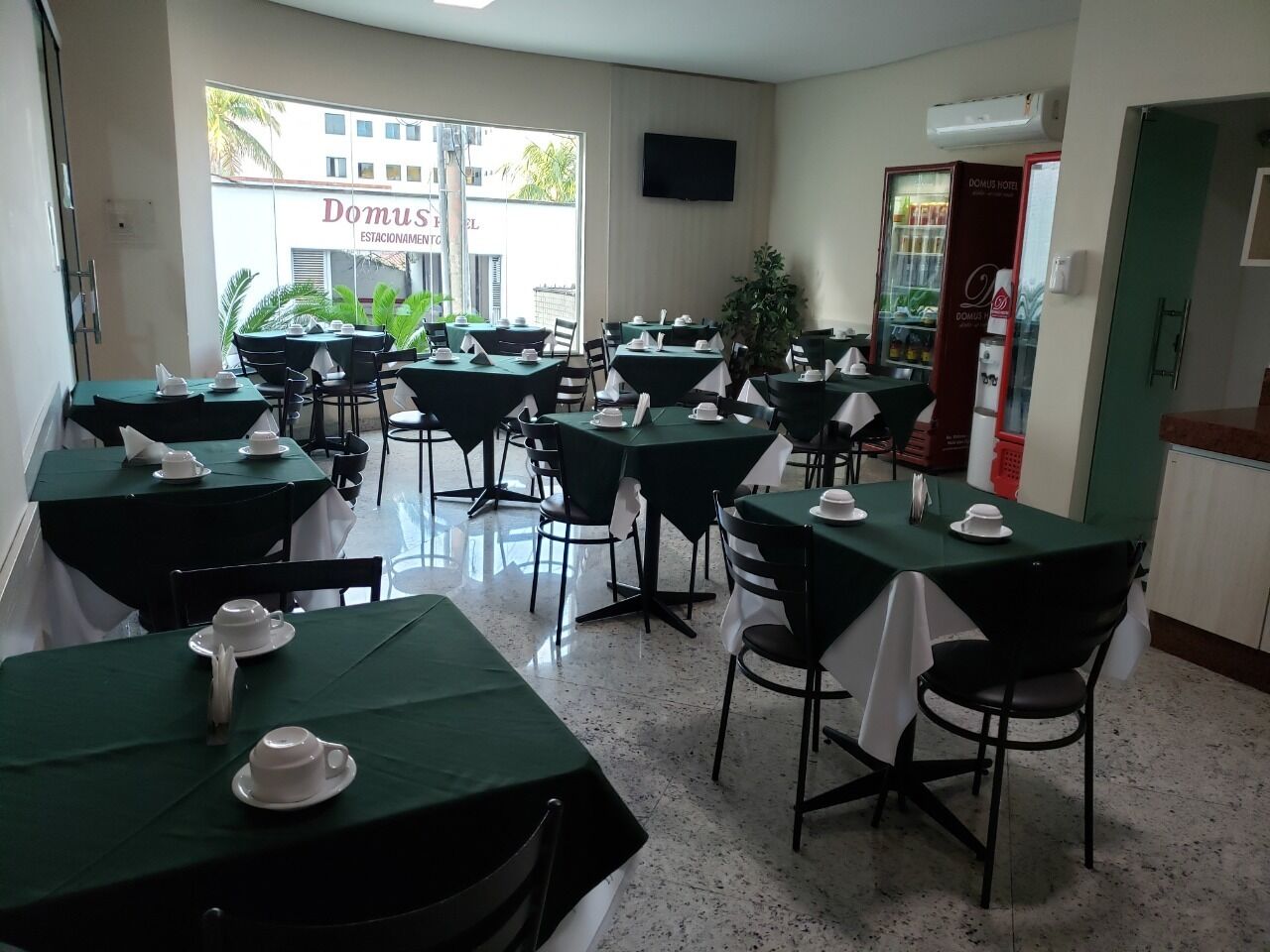 Tägliches inbegriffenes Frühstücksbuffet