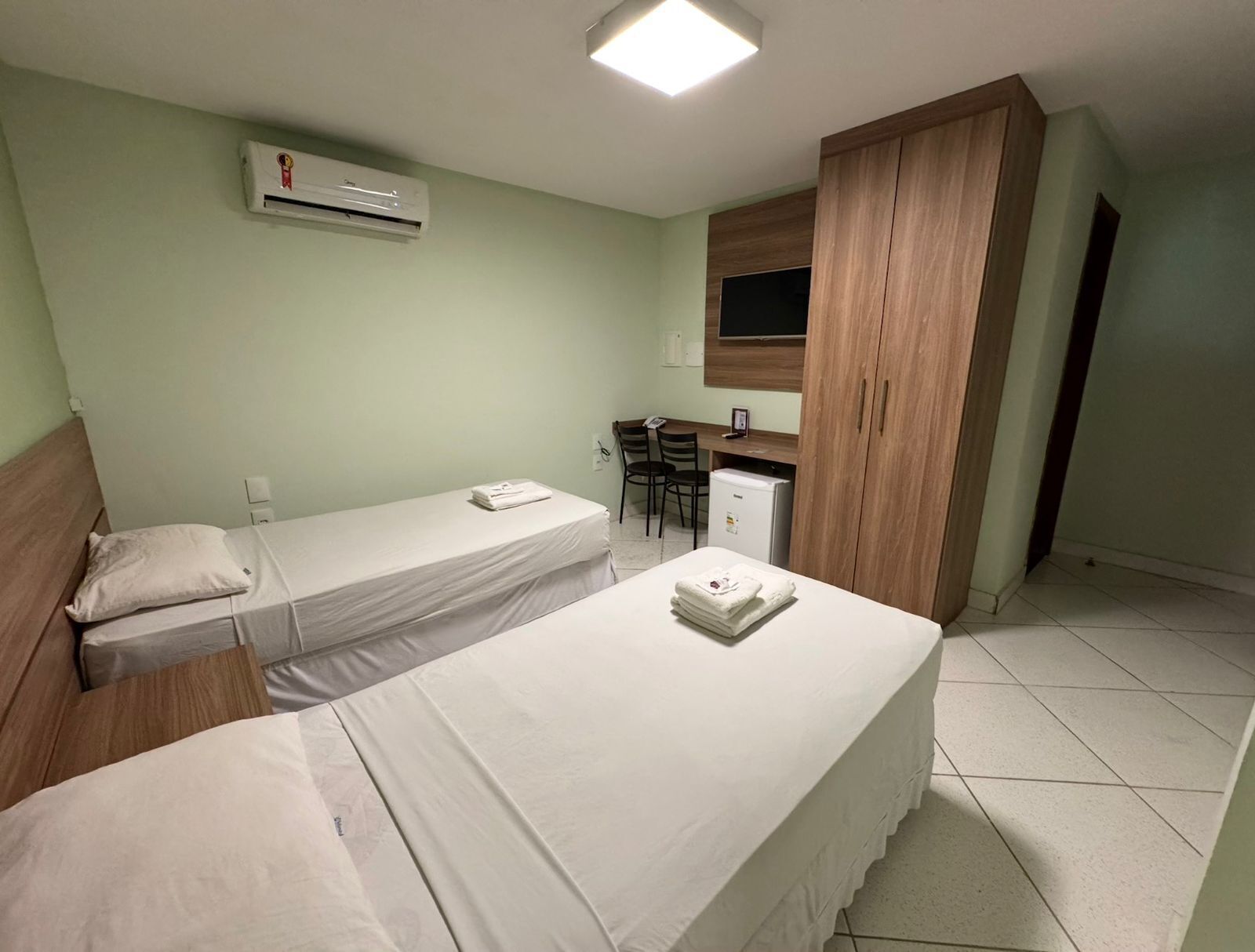 Standard Twin Room | Desk, free WiFi, bed sheets