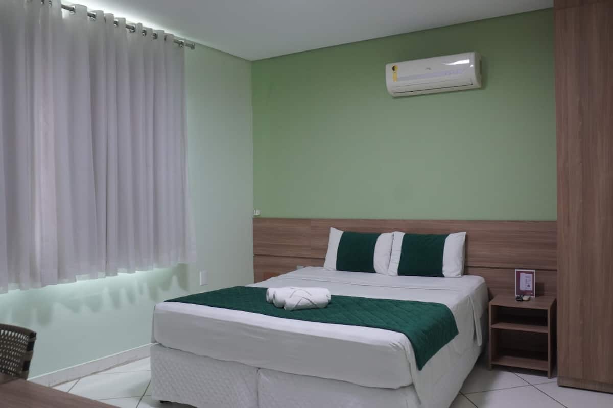 Standard Double Room | Desk, WiFi (free), bed sheets