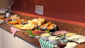 Free daily buffet breakfast