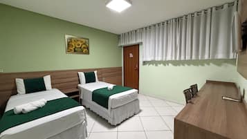 Standard Twin Room | Desk, free WiFi, bed sheets