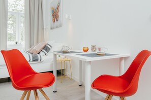 Double Room, Kitchenette (2) | In-room dining