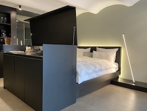 Full-sized fridge, microwave, oven, stovetop - Hotel PÖLTER bei Markus T. (Guetersloh)