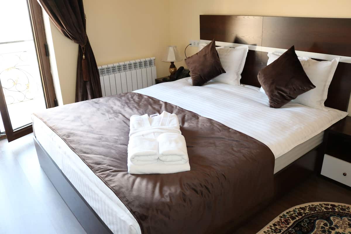 Standard Double Room, 1 King Bed