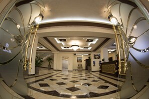 Pintu masuk interior