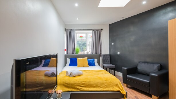 Economy Double Room - Short Term Guest Room (Greenford)