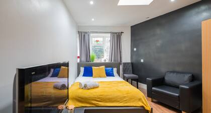 Short Term Guest Room