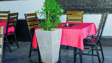 الإطلالة من المنشأة