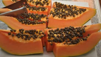 Café da manhã com buffet grátis todos os dias