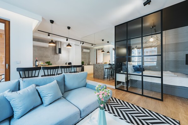 1 bedroom, premium bedding, blackout curtains, iron/ironing board - YourSecondFlat Grzybowska (Warsaw)