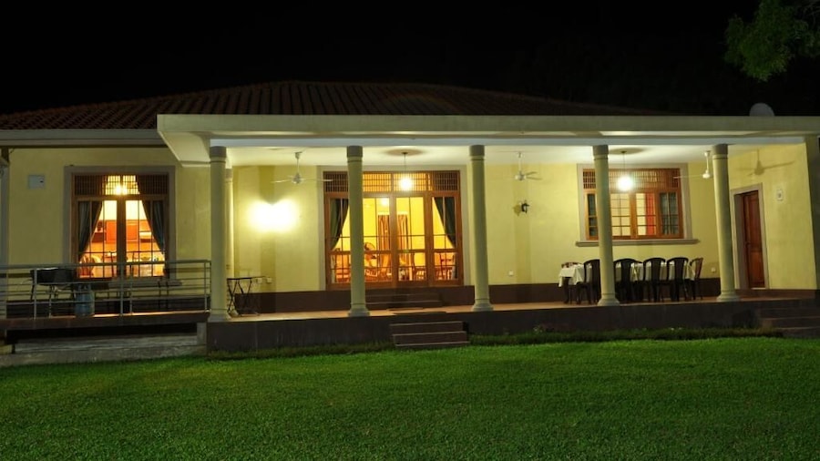 Lake View Bungalow Yala
