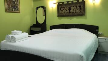 Room, Lanai | Hypo-allergenic bedding, bed sheets