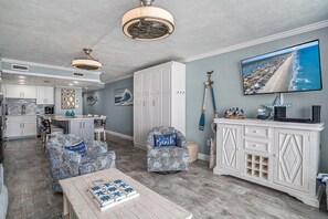 Condo, 1 Bedroom | Living area