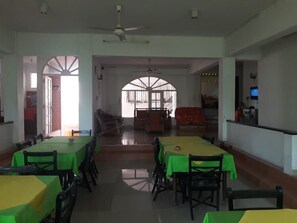 Interior - Oasis Inn (Negombo)