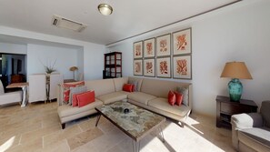 Living area - 🌴Napoli by IRE Vacations - Luxury 2 bedroom Villa with Resort Amenities (Oyster Pond)