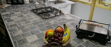 Double Room, Private Bathroom (External) | Room amenity