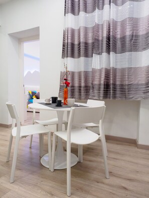 Dining - In the heart of Naples just 150 meters from the central Piazza del Plebiscito (Napoli)