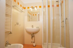 Double Room | Bathroom shower - Ai Tagliapietra (Venice)